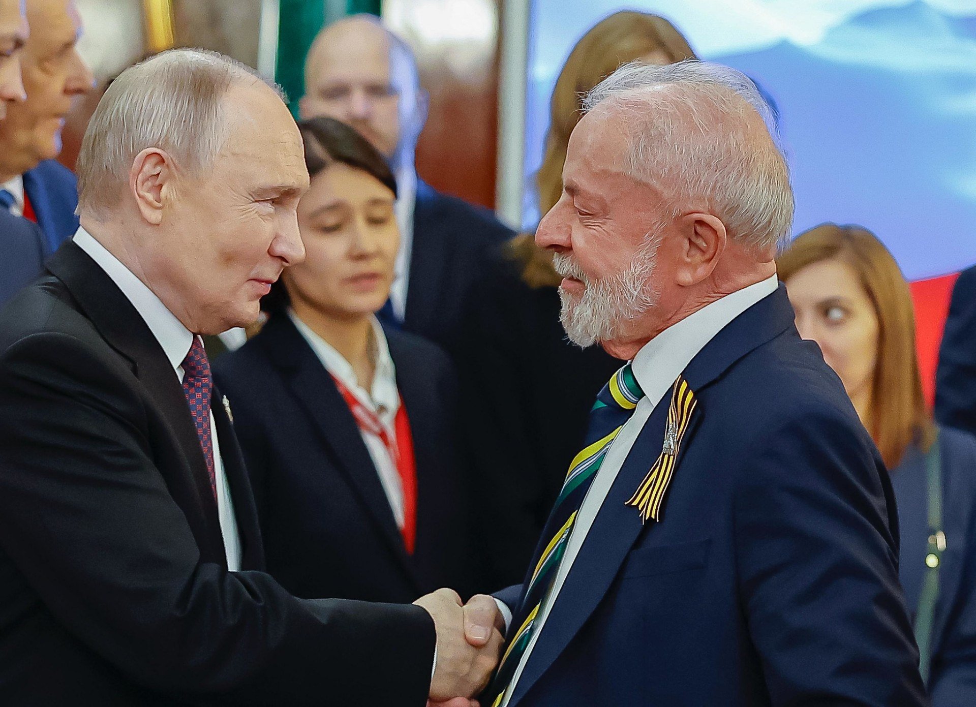Lula conversa com Putin em jantar na véspera do Dia da Vitória na Rússia
