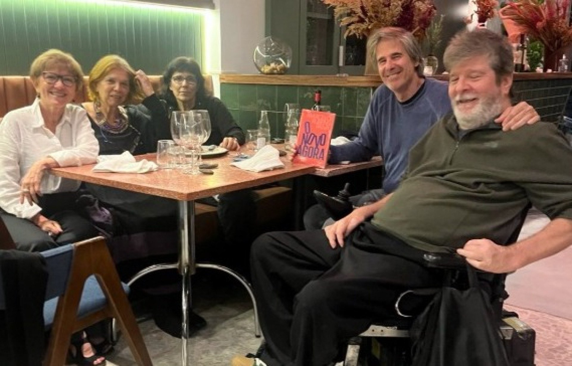 Walter Salles e filhos de Eunice Paiva se reúnem para 'fazer planos'