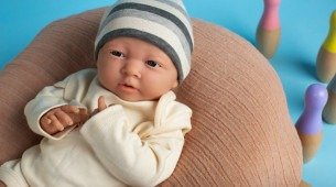 Imagem de um boneco de bebê reborn