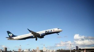 Avi&atilde;o da Azul 