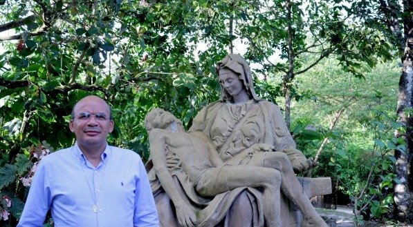 Em conversa com a coluna, Gilberto afirmou que foi uma notícia muito boa a escolha do Papa Leão XIV para a Igreja e para a Obra de Maria