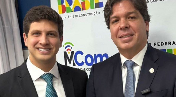 O prefeito João Campos em encontro com o ministro das Comunicações, Frederico Siqueira Filho