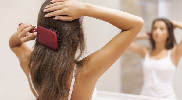 3 penteados que vão te salvar nos dias de cabelo sujo