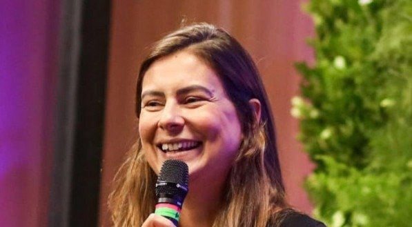 Ana Luíza Ferreira, Secretária de Meio Ambiente Sustentabilidade e Fernando de Noronha, do Governo de Pernambuco, durante palestra em evento da Amcham