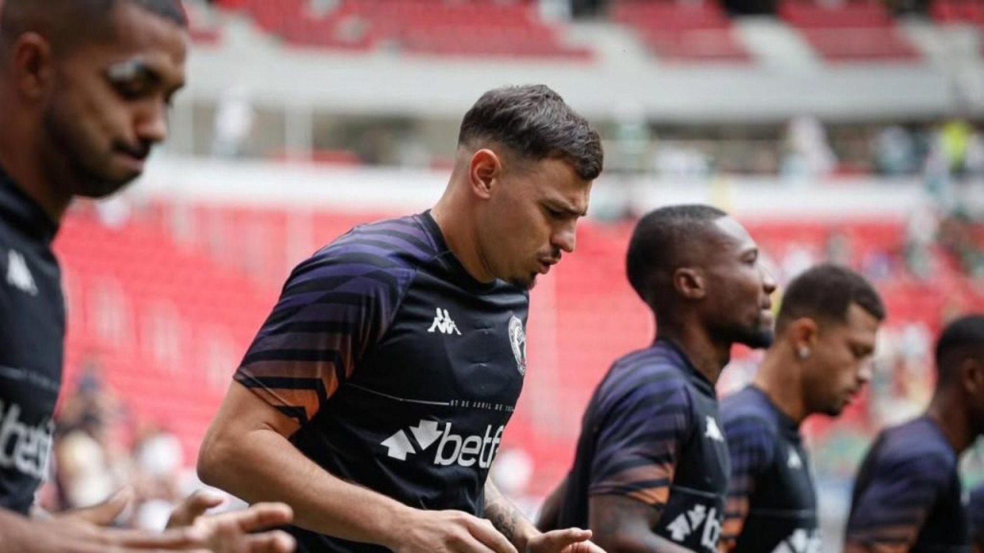 Duelo acontece neste sábado, 10, no Barradão.