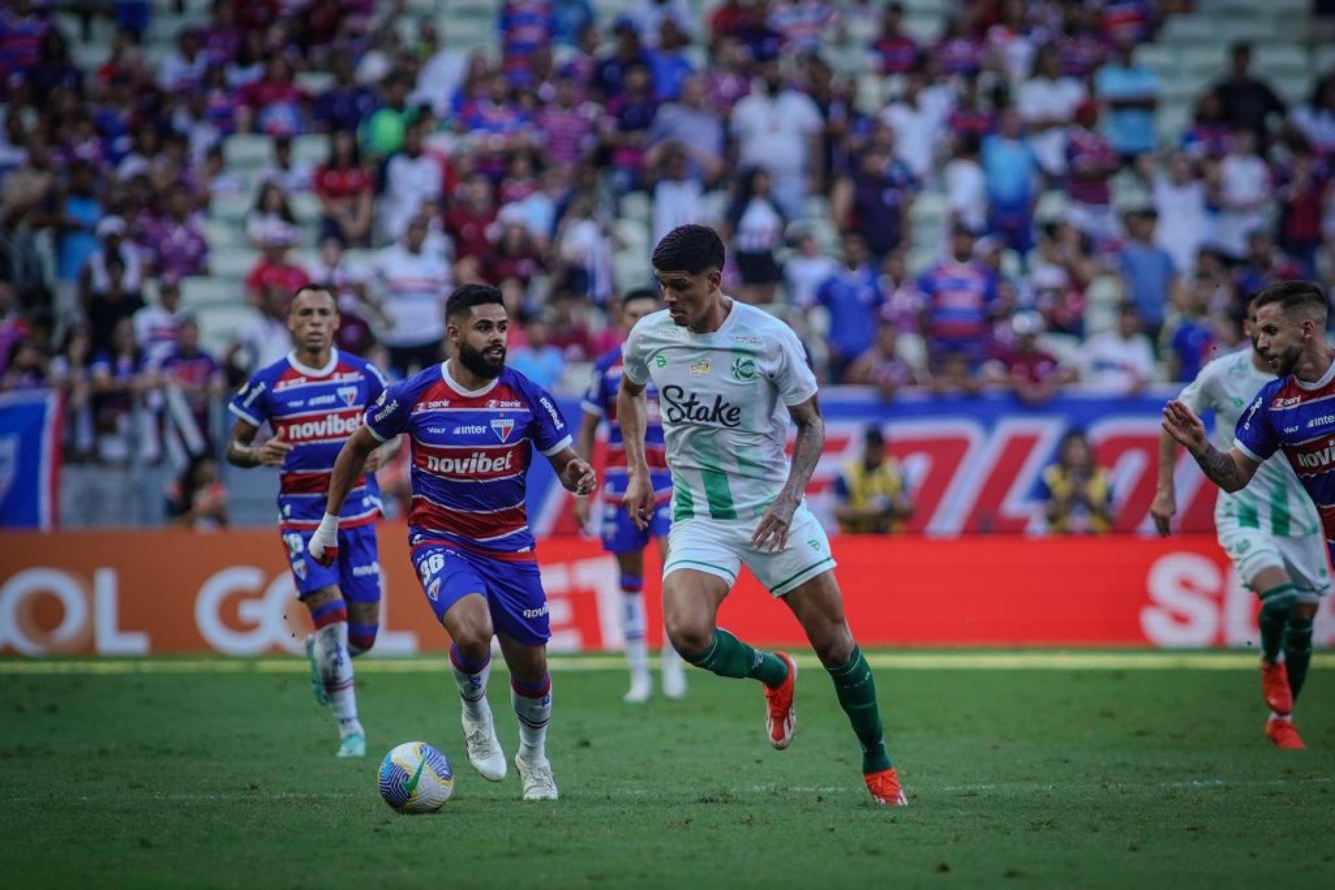 A equipe Jaconera quer aproveitar a instabilidade do adversário para conquistar pontos importantes na 8ª rodada do campeonato brasileiro.