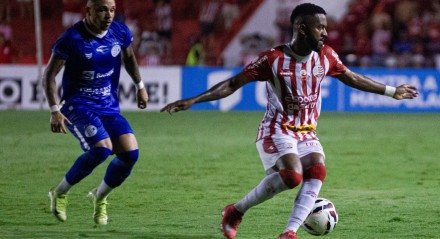 Imagem da partida do Náutico contra o Confiança