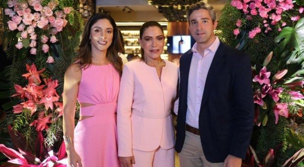 Norma Maranhão com Beatriz e Alexandre