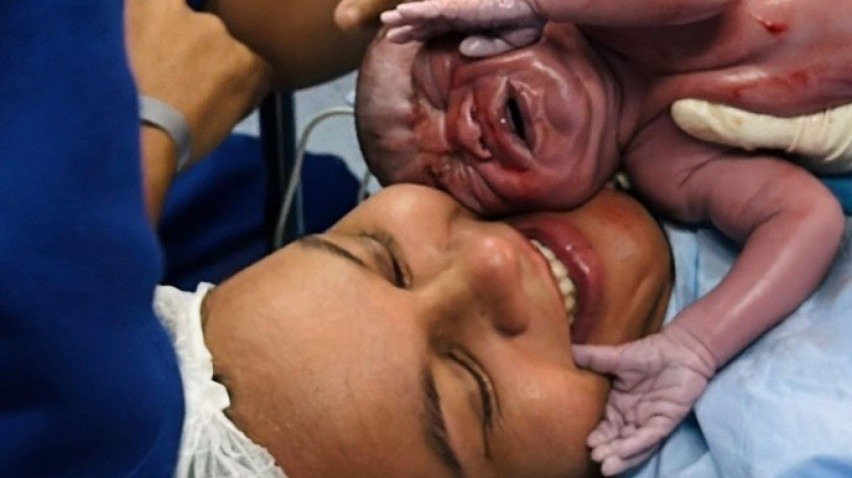 Érica Patrícia e Nycollas Gabriel, mãe e filho