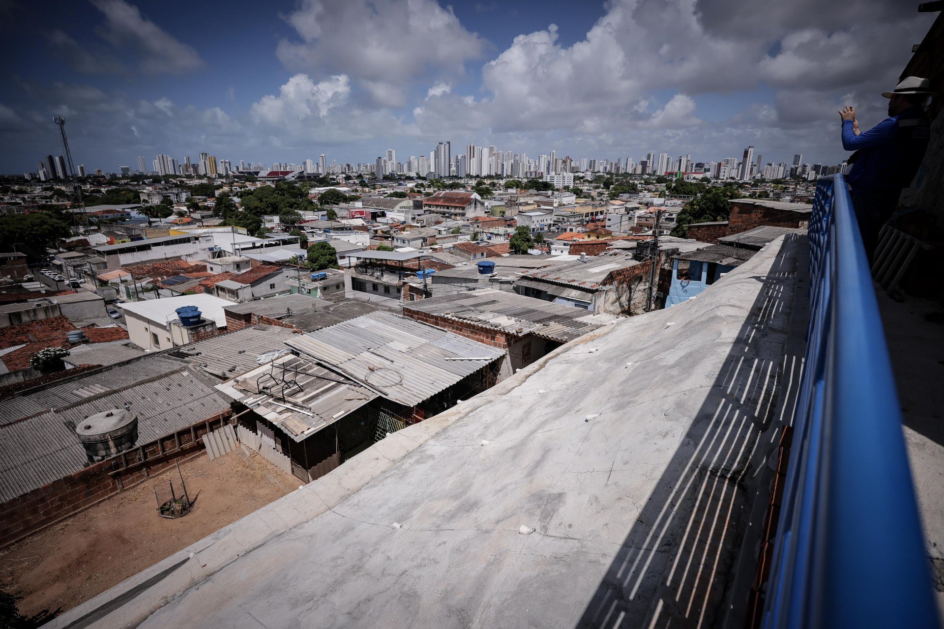 Obra de contenção de encosta em Água Fria, na Zona Norte do Recife, é concluída