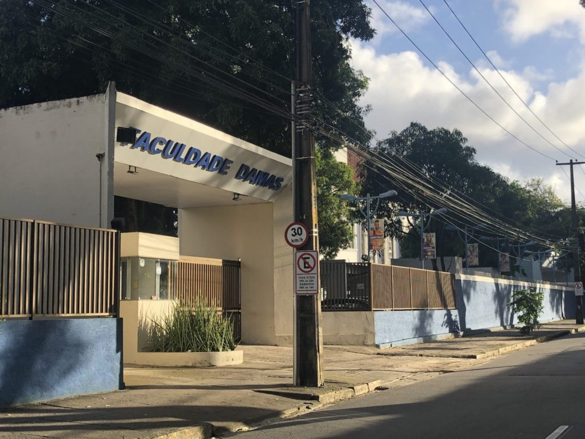 Faculdade Damas anuncia encerramento e processo de transferência de alunos para Unicap