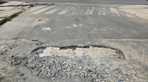 Cratera em cruzamento movimentado em Paulista