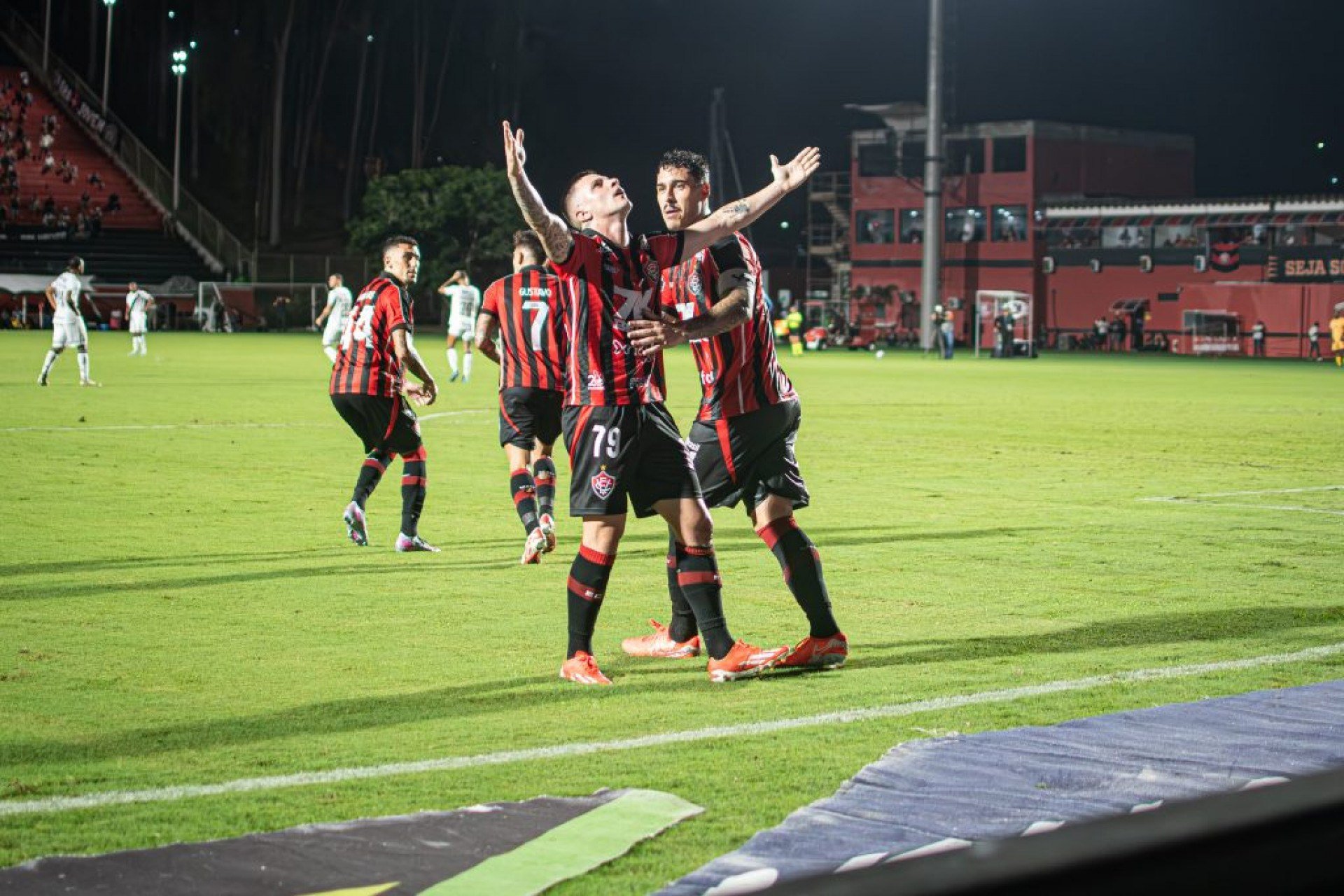 Com a Vitória, o Leão da Barra quebrou uma sequência de cinco jogos sem vencer