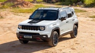 Jeep comemora 10 anos da fábrica de Goiana-PE e início da produção no Brasil. A marca lançou a edição especial 'Renegade 10 Anos'