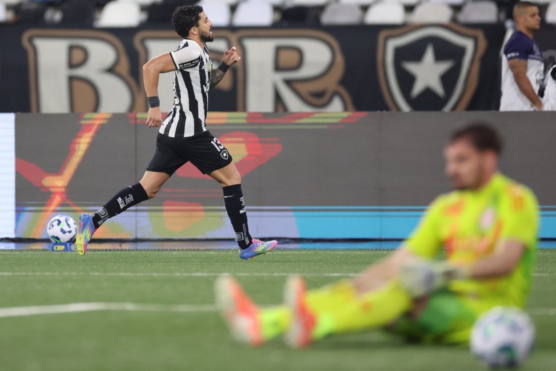 O resultado enche o Alvinegro de confiança para o duelo decisivo contra o Estudiantes, na próxima quarta-feira, pela Libertadores.