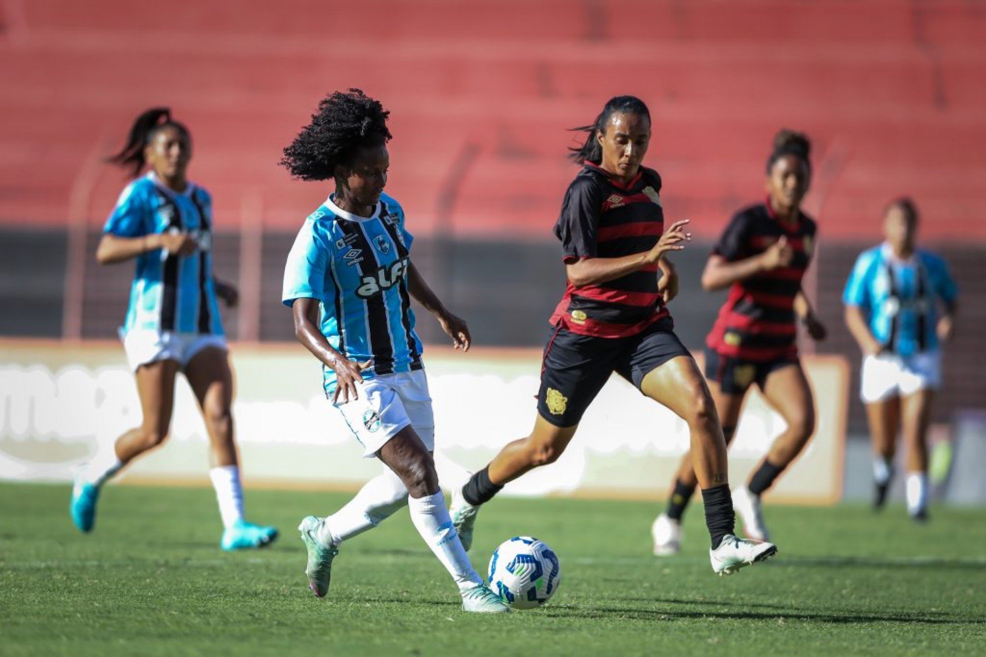 Maria Dias abriu o placar para o Grêmio, mas Layza garantiu o empate para o Sport pela 10ª rodada do Brasileirão Feminino