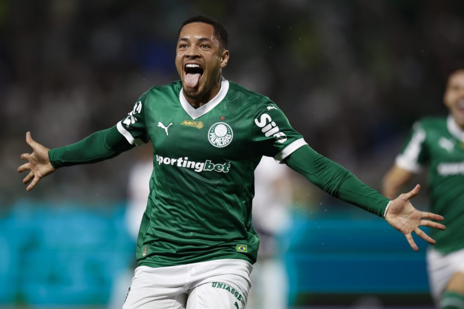 Vitor Roque decide Choque-Rei, garante vitória ao Palmeiras e dedica gol à mãe
