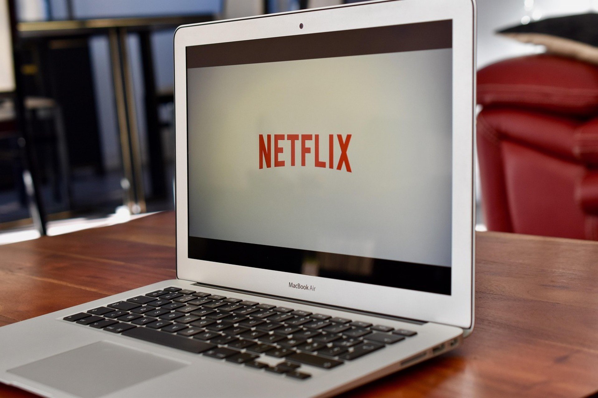 Diversão em família: 5 séries incríveis para todo mundo curtir junto no sofá