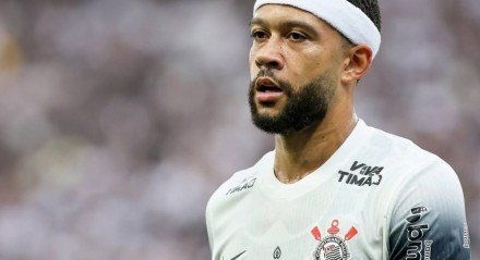 Atacante holandês sofreu uma torção no tornozelo no treino de segunda-feira, no CT Joaquim Grava, e não enfrenta o Racing, no Uruguai.