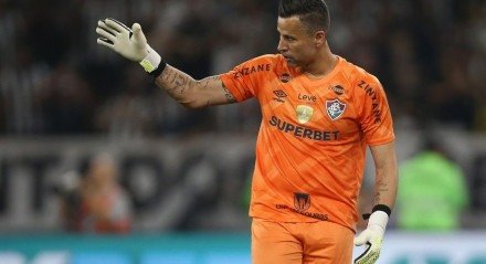 Goleiro de 44 anos tem vínculo até o final de 2025 e o clube deseja renovar por, pelo menos, mais uma temporada. A idade avançada não é um problema.