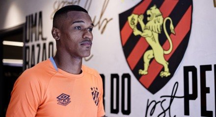 Matheus Alexandre, lateral-direito