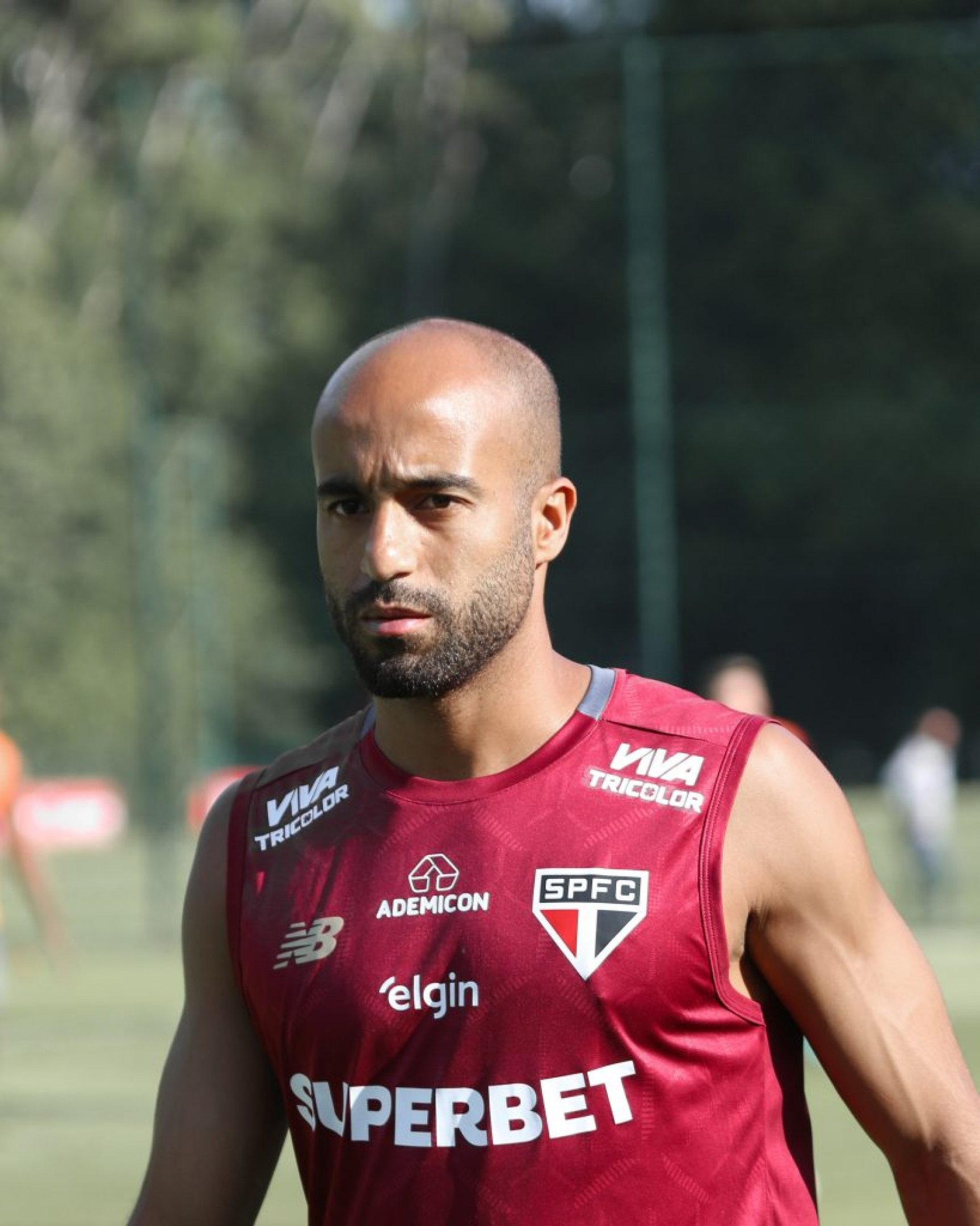 Tricolor enfrenta o Libertad-PAR na quarta-feira (14), pela Libertadores. O meia-atacante mais uma vez será desfalque da equipe.