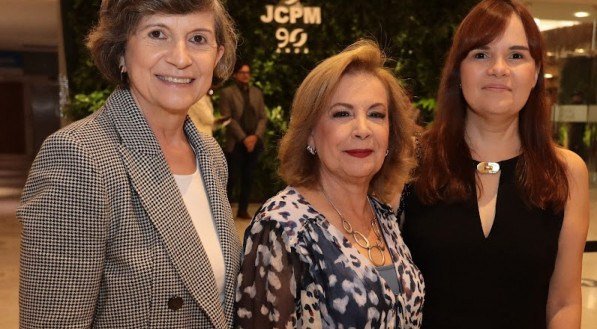 Jô Mazzarolo, Carmem Peixoto e Denielly Haslinski, no evento do JCPM