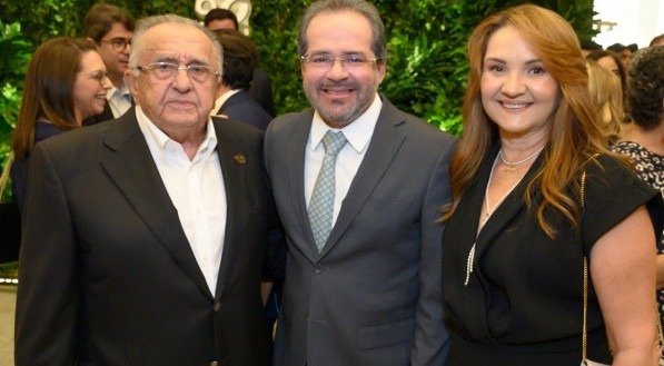 O belíssimo caderno sobre os 90 anos do Grupo JCPM