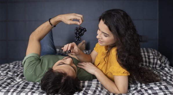 25 perguntas safadas para esquentar o seu relacionamento
