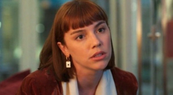 Vale Tudo: Solange flagra Fátima com Odete Roitman e fica com a pulga atrás da orelha
