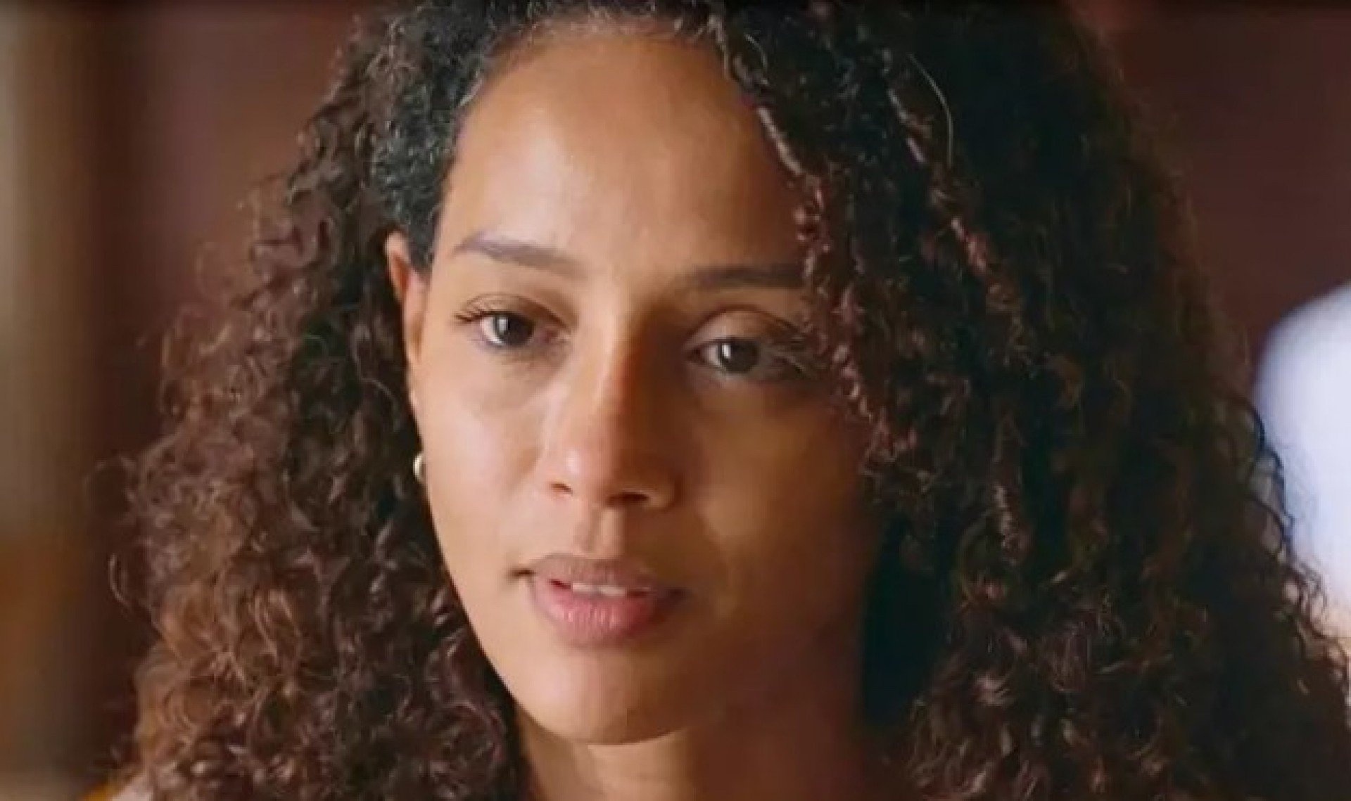 Vale Tudo: Raquel realiza fantasia ousada com Ivan em hotel