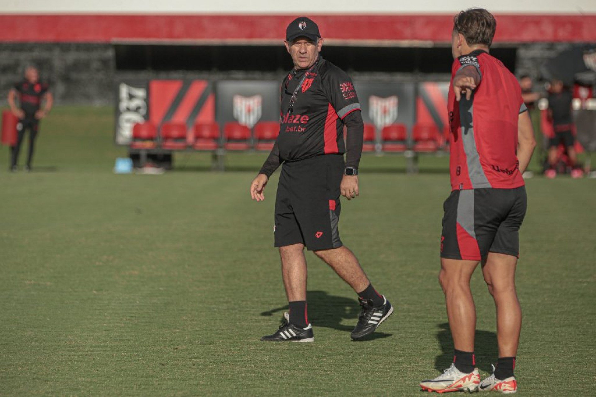 Novo comandante deve ser anunciado nas próximas horas e a estreia deve ocorrer já neste fim de semana, diante do Fluminense, pelo Brasileirão.