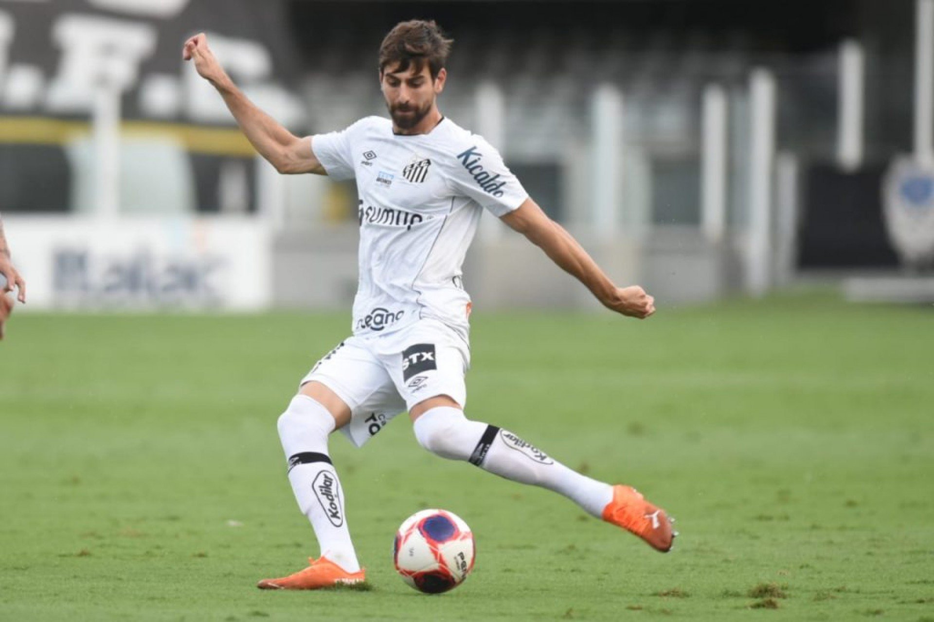 Zagueiro admitiu início ruim após empate sem gols contra o Ceará.