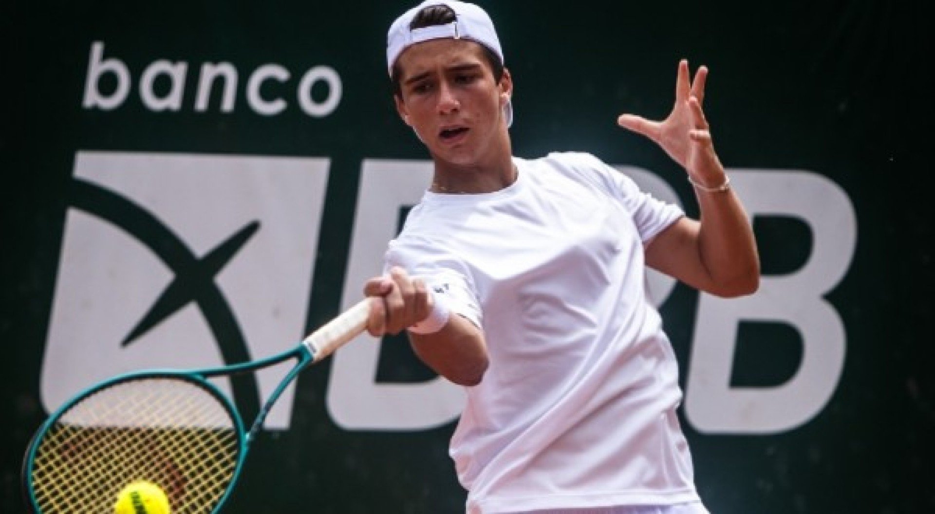 Atleta de equipe carioca desafia o cabeça de chave 7, o sueco Victor Ryden, por vaga nas quartas de final