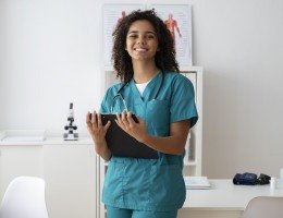 Dia Nacional do Técnico e Auxiliar de Enfermagem: 30 mensagens para homenagear quem cuida com amor e dedicação