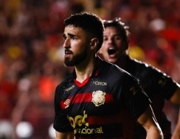 Criticado pela torcida, titular absoluto segue com credibilidade no Sport
