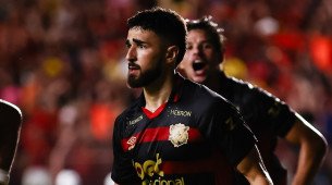 João Silva, zagueiro do Sport