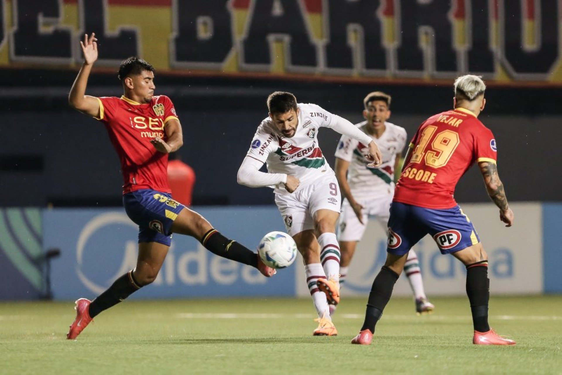 Fluminense precisa vencer para seguir na briga pelas oitavas da Sul-Americana