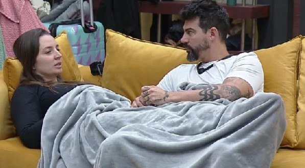 Power Couple Brasil 2025: Carol chama Adriana de 'cobrinha' e acusa rival de manipulação