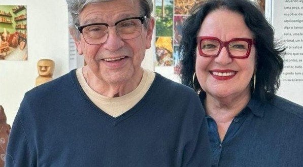 Sérgio e Tuty Moury Fernandes, no Instituto Pernambuco-Porto, em Portugal