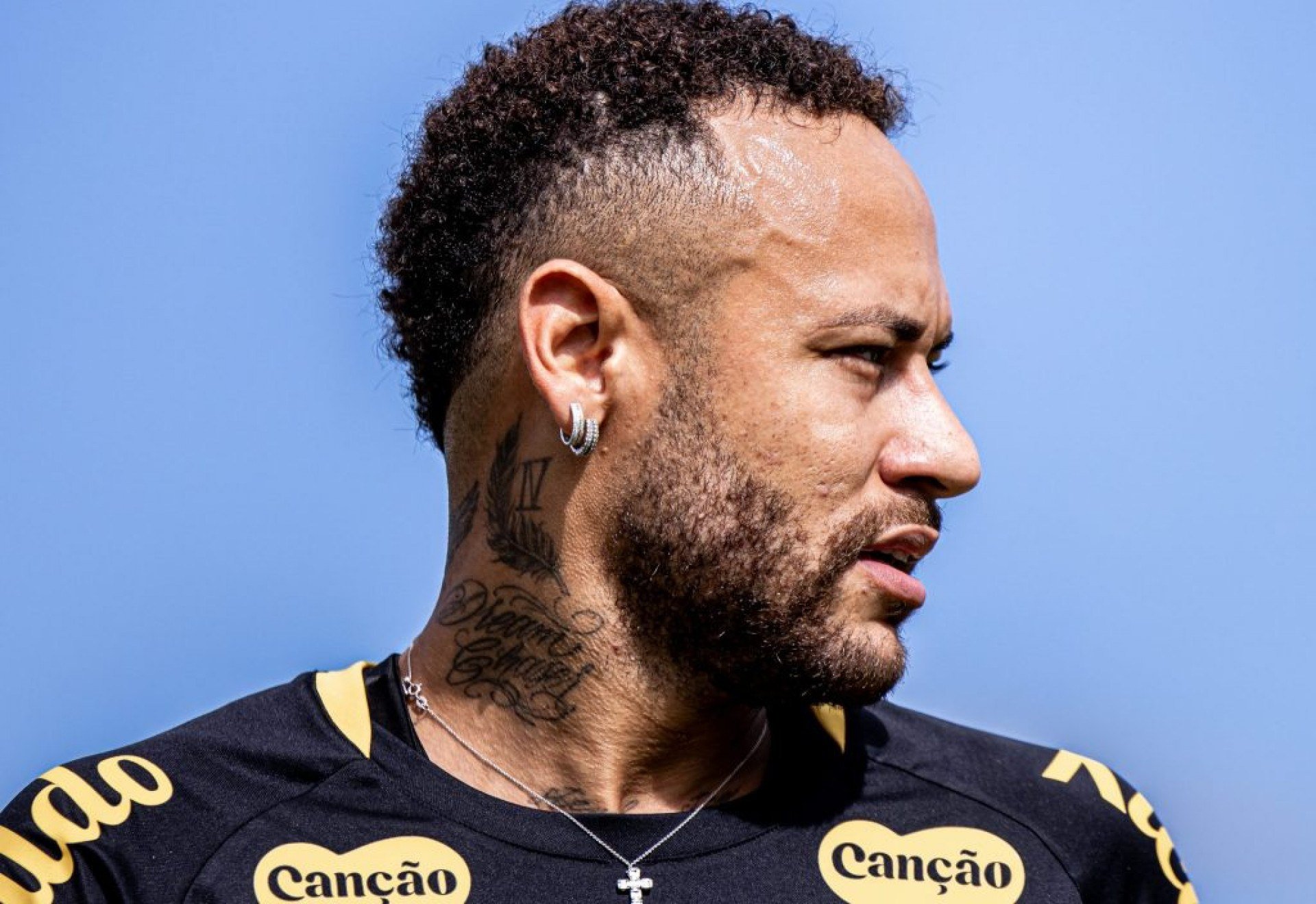 Santos busca reação no Brasileirão 2025 com a volta de Neymar aos treinos e retorno de Julio Furch.