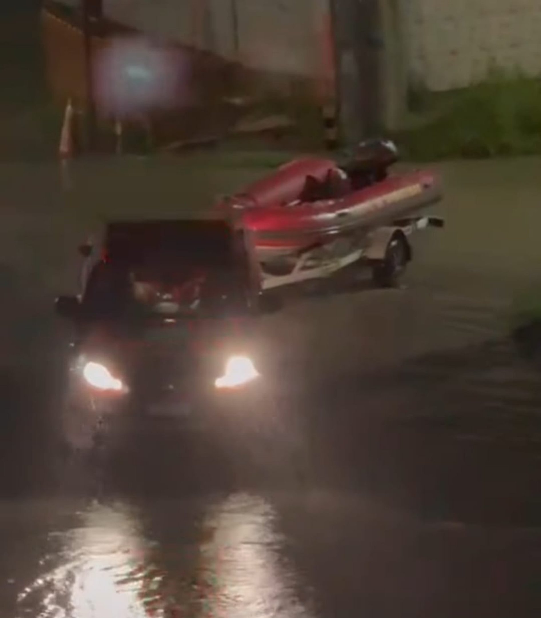 Chuva no Recife: Neoenergia confirma mortes por descarga elétrica na Imbiribeira