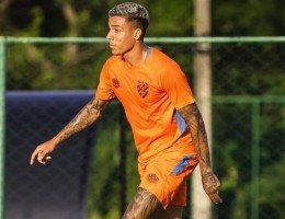Carlos Alberto, atacante do Sport, em ação no treino