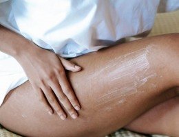 Sensualidade em alta: conheça 3 hidratantes nacionais com fragrância afrodisíaca que conquistam elogios