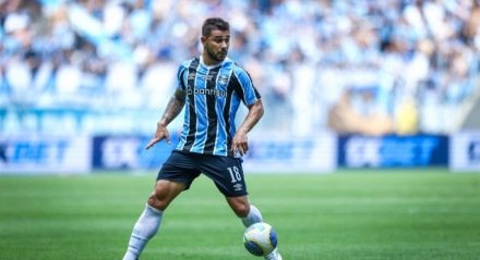 Lado direito da defesa Tricolor passou por problemas durante o empate contra o Godoy Cruz. Veja a situação e tempo de recuperação.