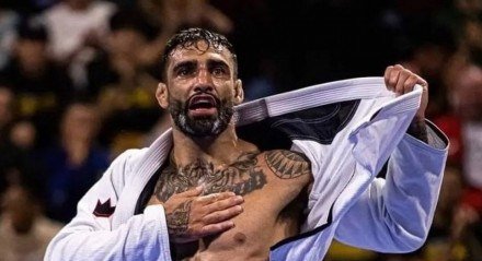 Ele é acusado de homicídio qualificado por motivo fútil, após matar o atleta com um tiro à queima-roupa durante um show.