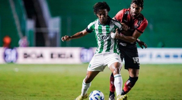 Em nota, o Ju afirmou que "tomará as medidas cabíveis" e afastou o atacante, embora não tenha comunicado a decisão oficialmente.