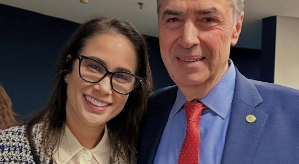 Cacyone Gomes com o ministro Luís Roberto Barroso, presidente do Supremo Tribunal Federal, no evento "Democracia, Verdade e Inteligência Artificial"