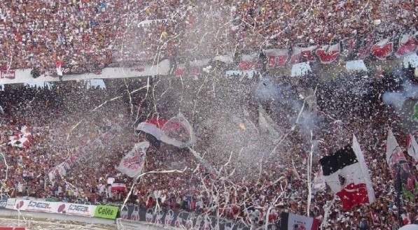 Imagem da torcida do Santa Cruz