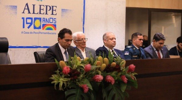 Alepe homenageia Caruaru pelos 167 anos de história com sessão especial no Recife